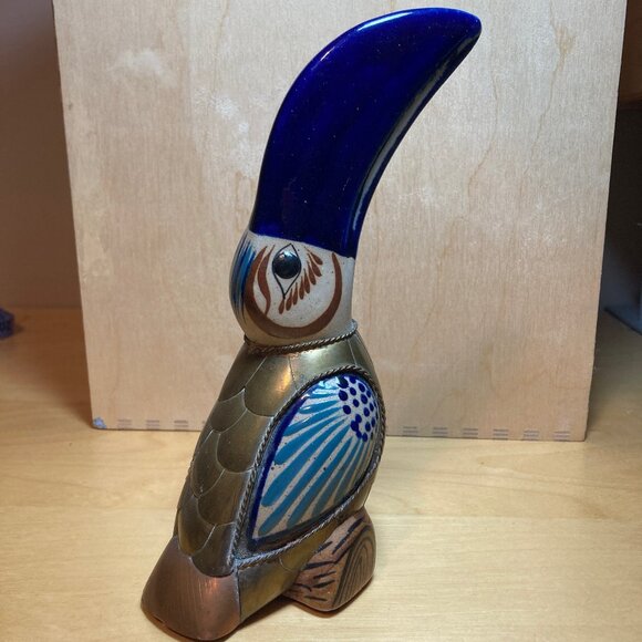 Vintage Tonala Cobalt Blue Toucan with Brass Overlay - Picture 1 of 10